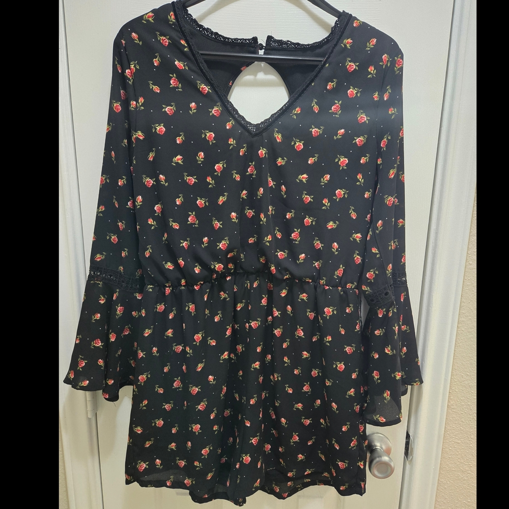 Disney Black Romper Red Floral Design Flared Sleeves Women's Size Large EUC